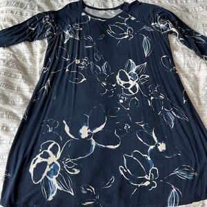 Comfy blue floral casual dress.